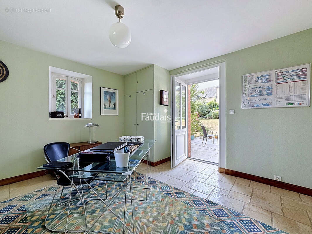 Maison 183 m² à Saint-Lo  - photo 4