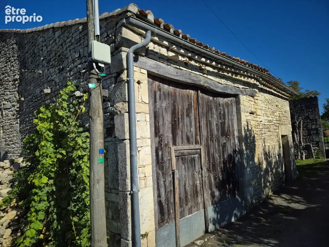 Corps de Ferme de 340 m2, avec plusieurs maisons indépendantes et 200 m2 de dépendances - photo 67