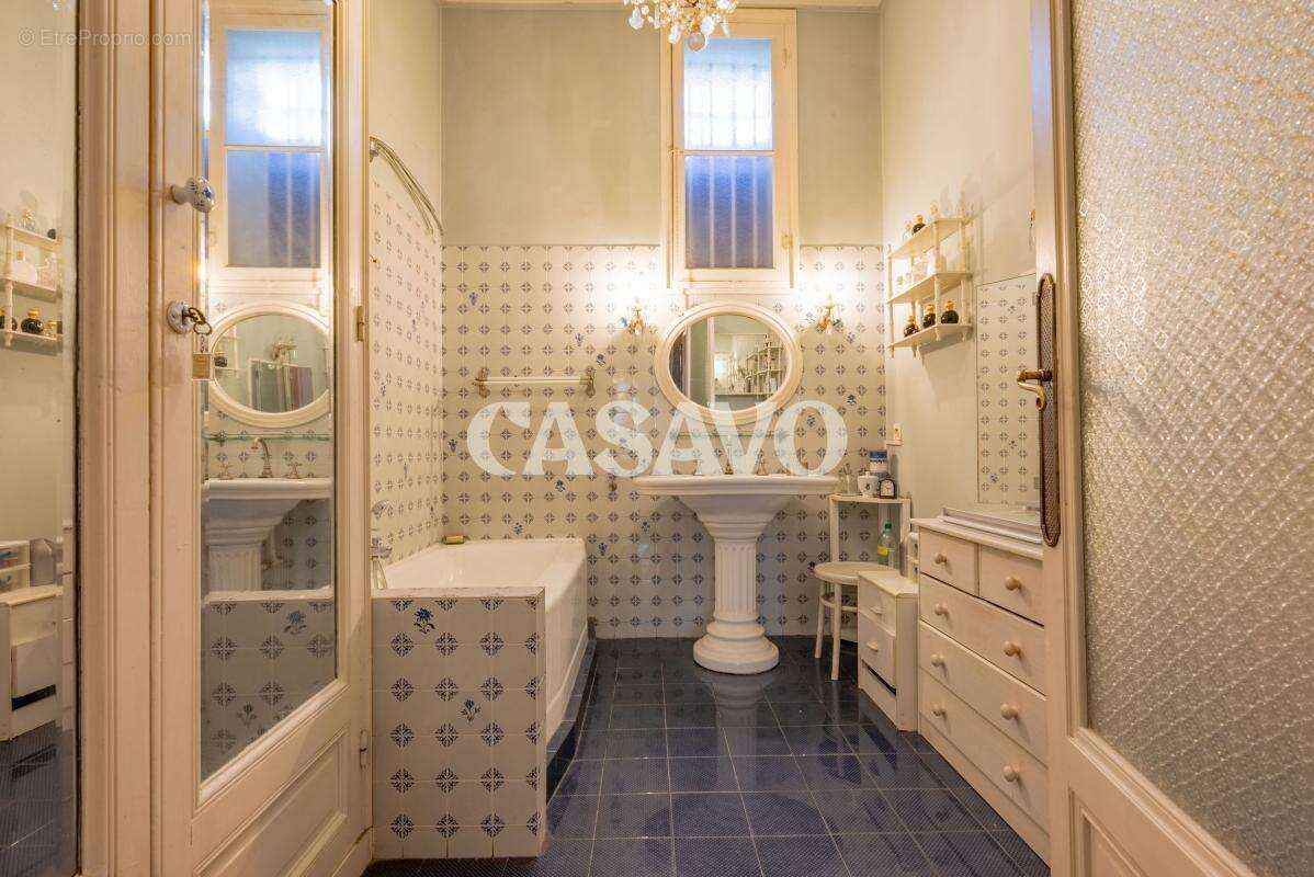 Appartement à MARSEILLE-8E