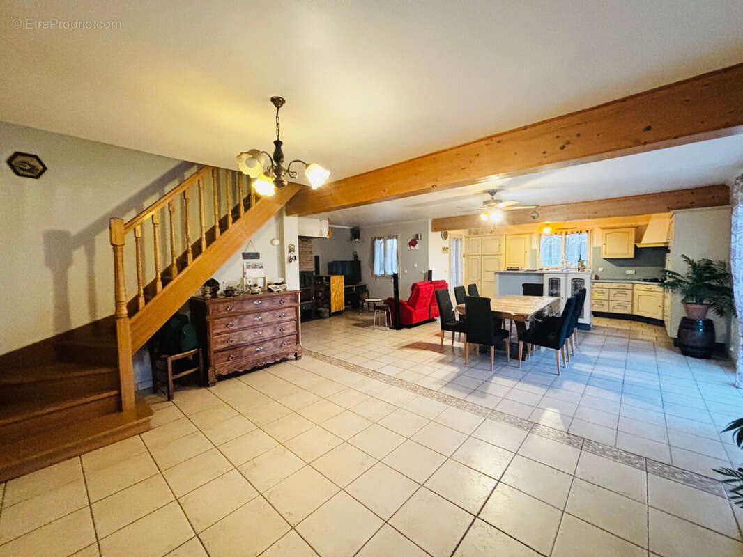 Maison à OUROUX-SUR-SAONE