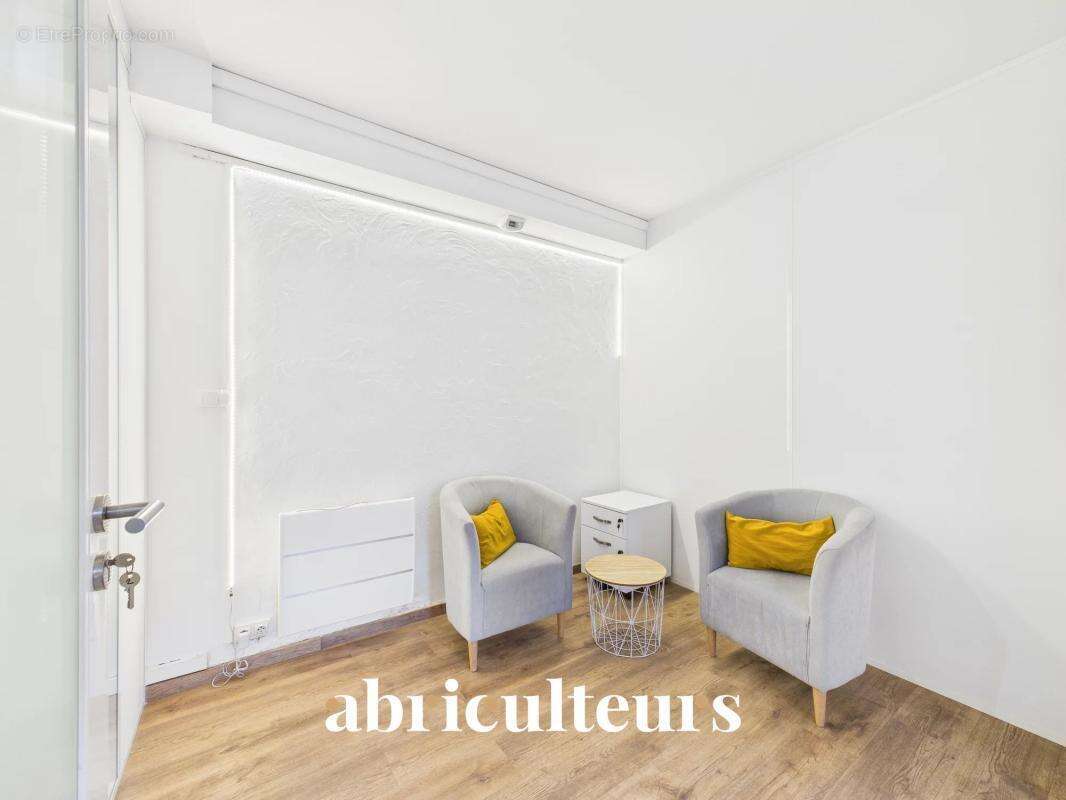 Bureau au rdc de 64m2 en vente à Rezé (44400) - photo 7