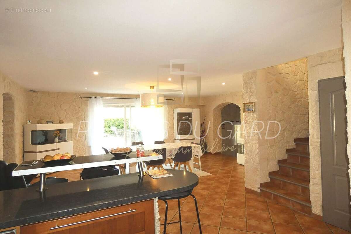 Maison à SAINT-QUENTIN-LA-POTERIE