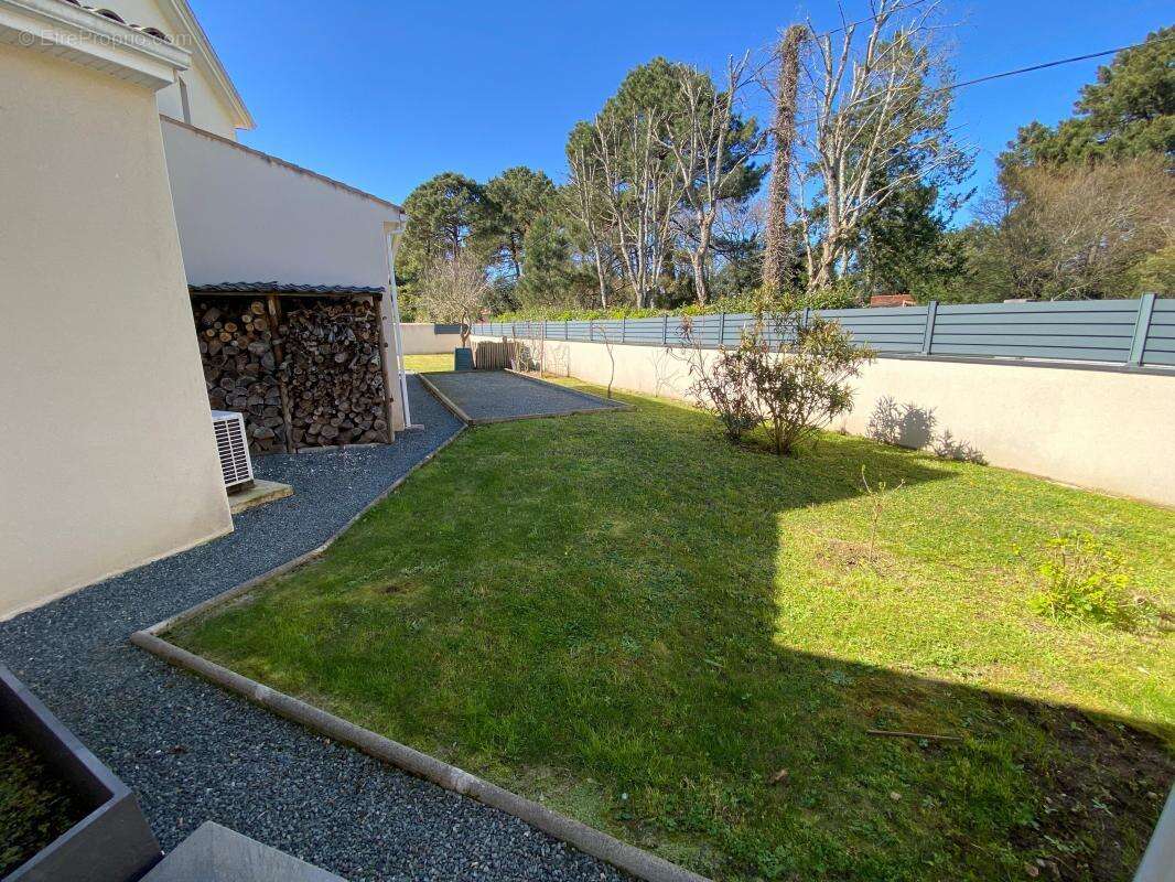 Maison à LES MATHES