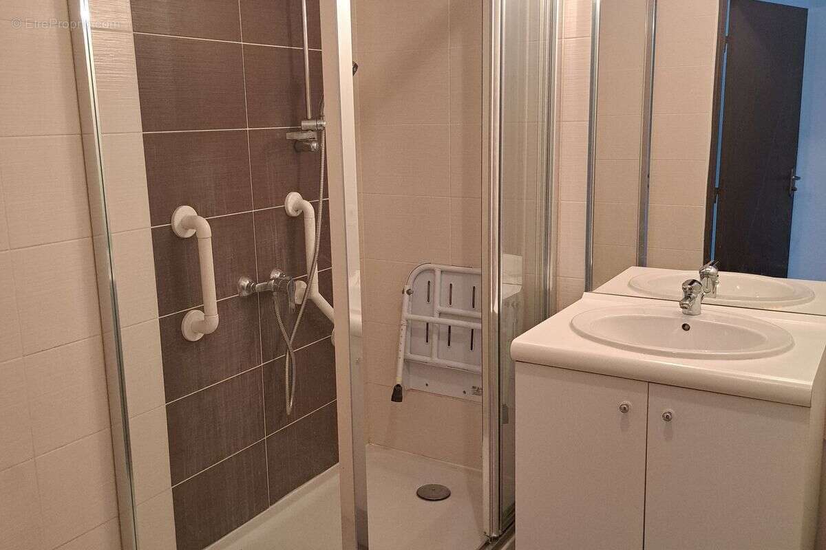 T2 de 53 m² à Vaulx-en-Velin au prix de vente de 115 000 € - photo 6