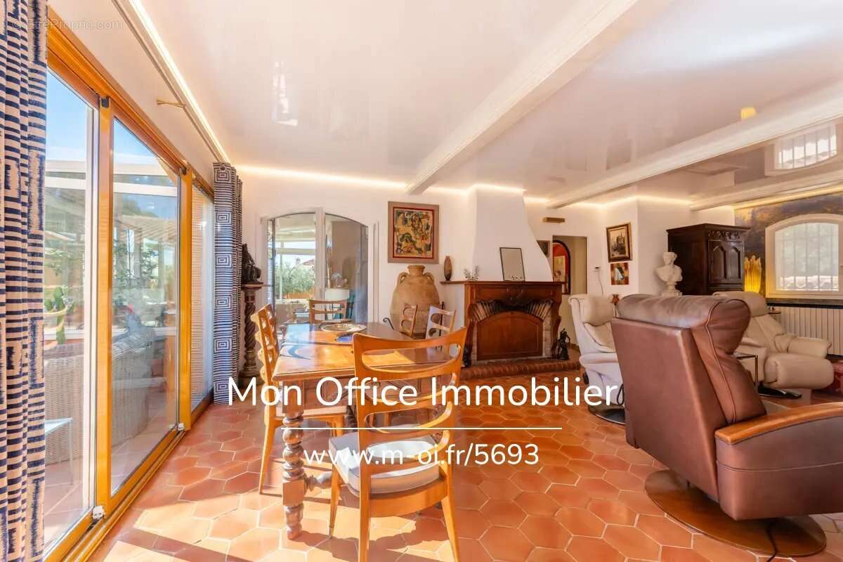 Maison à SAUSSET-LES-PINS