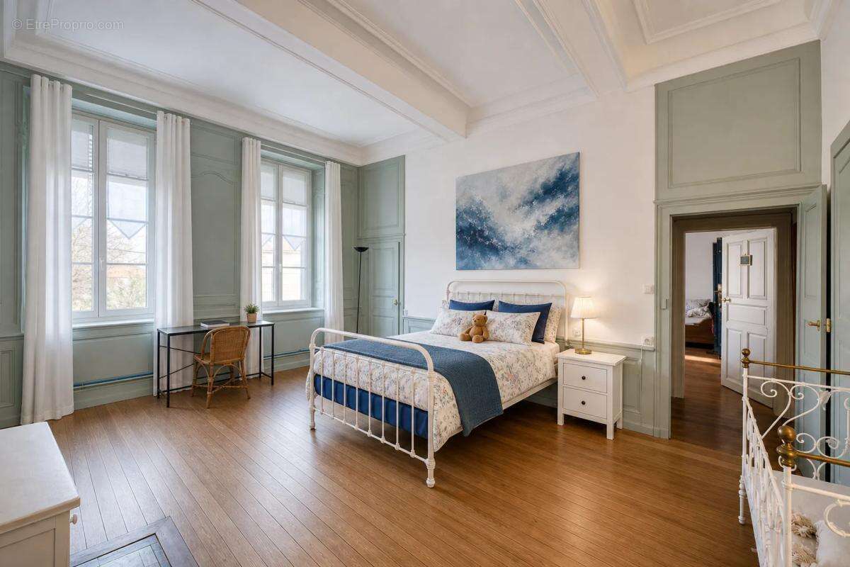 Maison bourgeoise de 321 m² à Vic-sur-Seille - photo 11