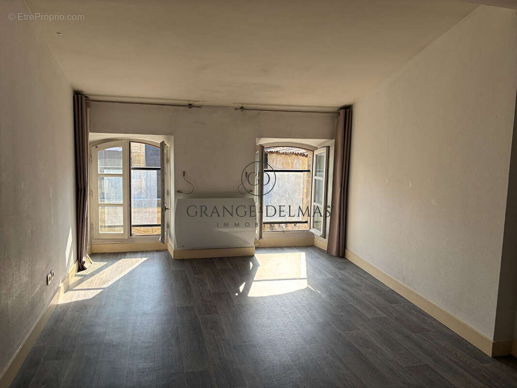 Appartement duplex immeuble pierre - HYPER CENTRE - photo 9