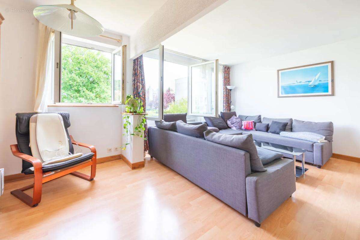 Maison de ville - 5 pièces de 101 m² à Coignières - photo 2