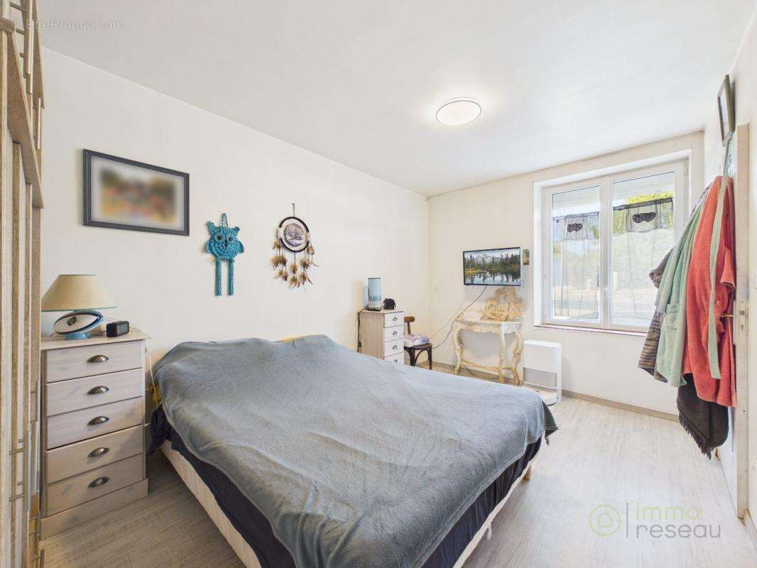 Maison 251 m² à Saint-Aubin-De-Blaye  - photo 8