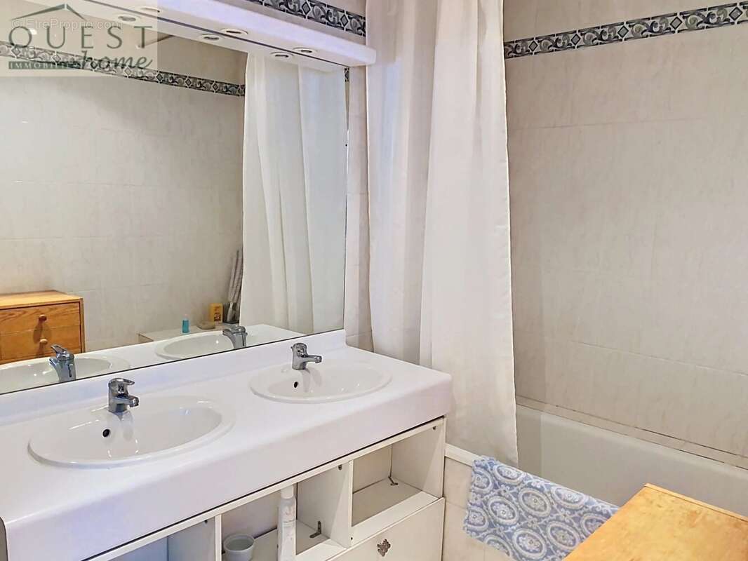 Appartement à CRAPONNE