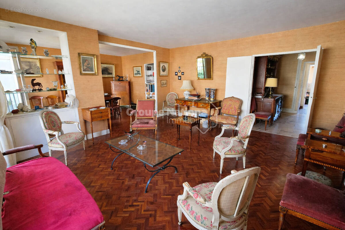 Appartement à VERSAILLES