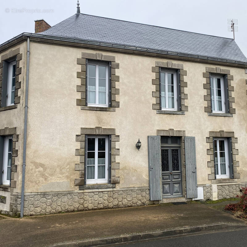 Maison à MOUCHAMPS