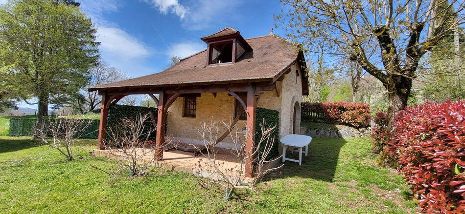 Maison à CABRERETS