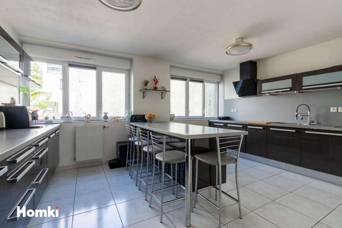 Duplex T6 de 107 m² avec terrasse et jardin à Lyon 69009, Avenue Rosa Parks - photo 6