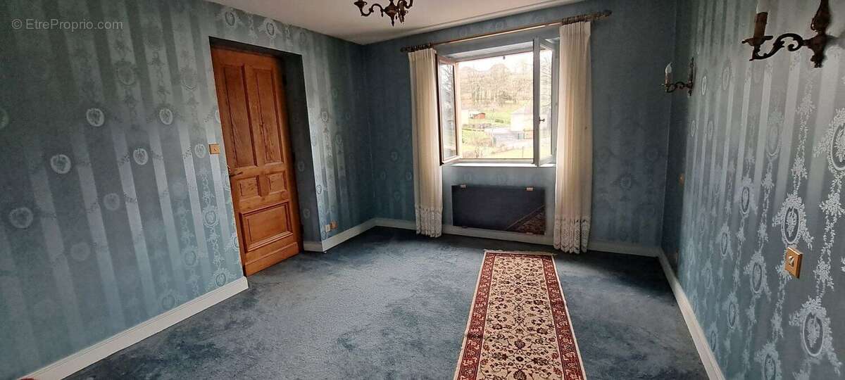 Maison à OBJAT