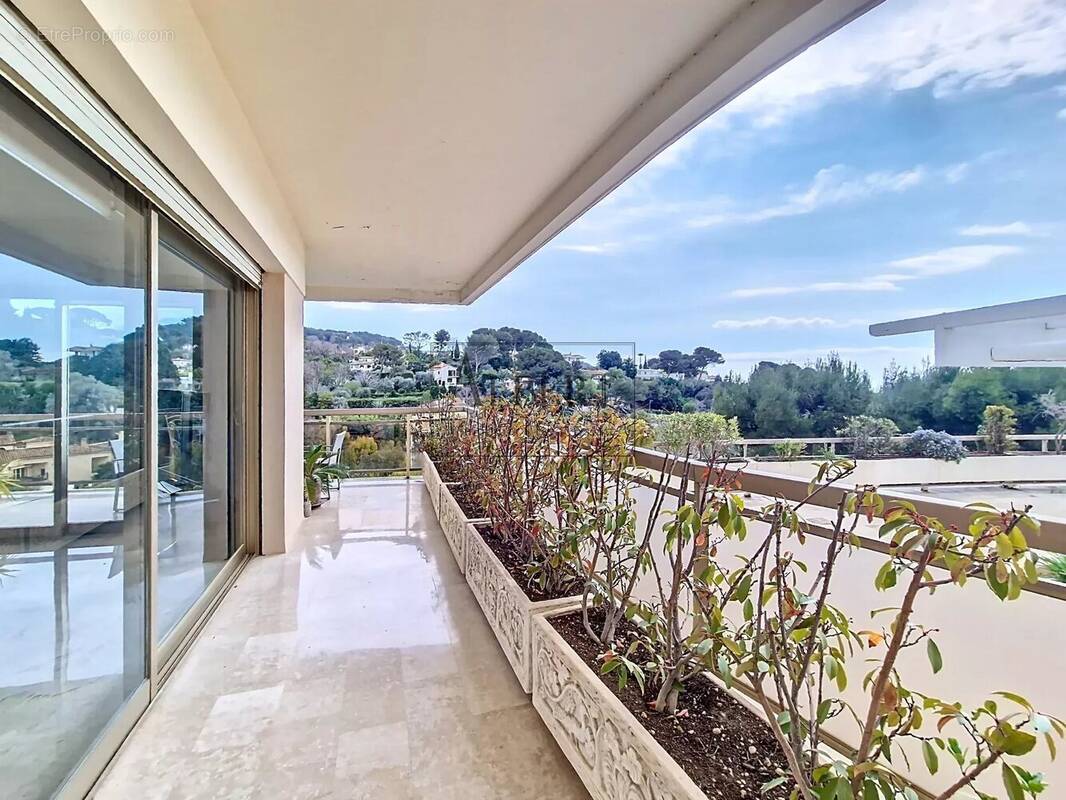 Appartement à LE CANNET