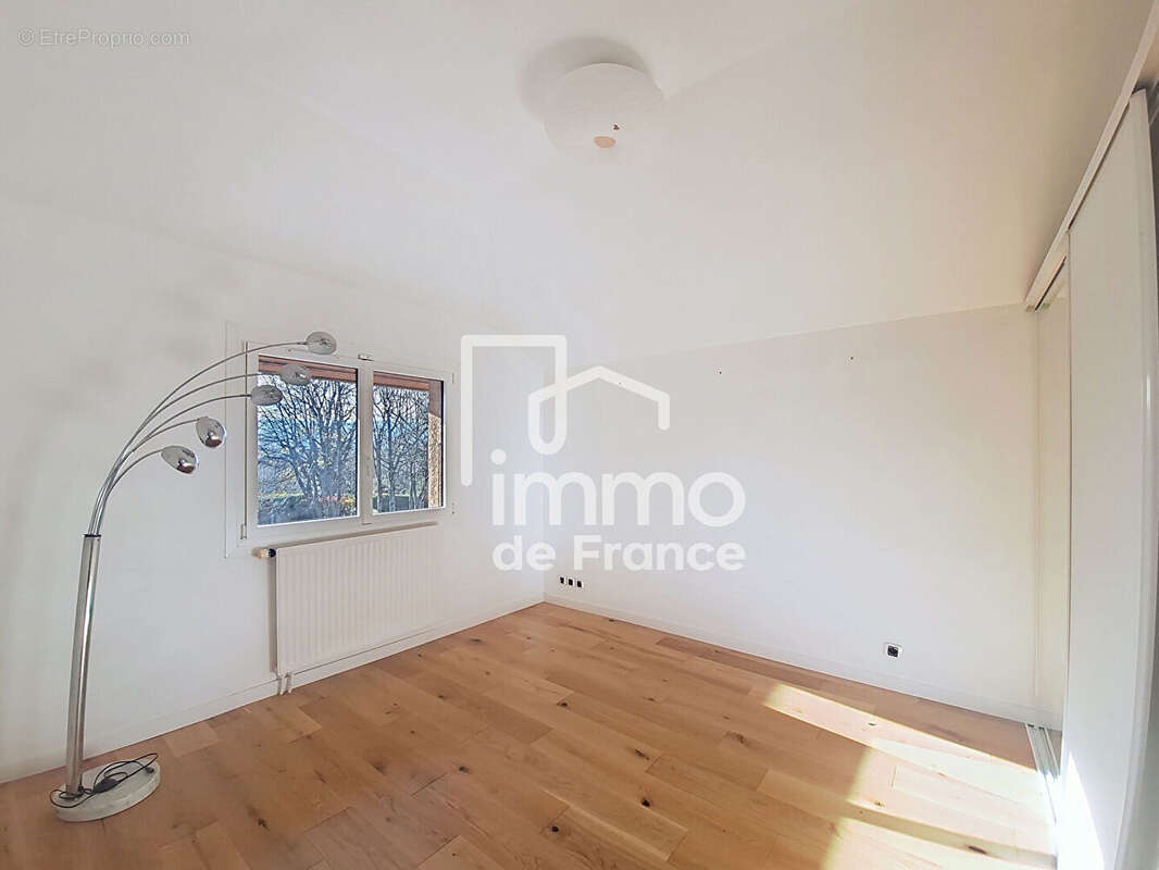 Maison à SAINT-JULIEN-EN-GENEVOIS