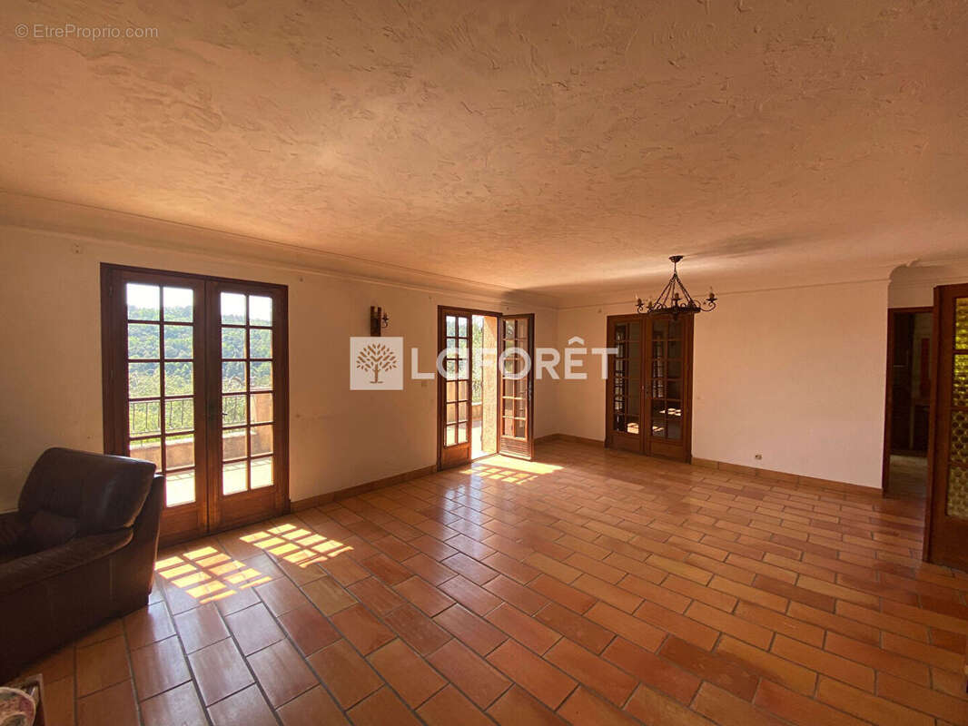 Maison à VALBONNE