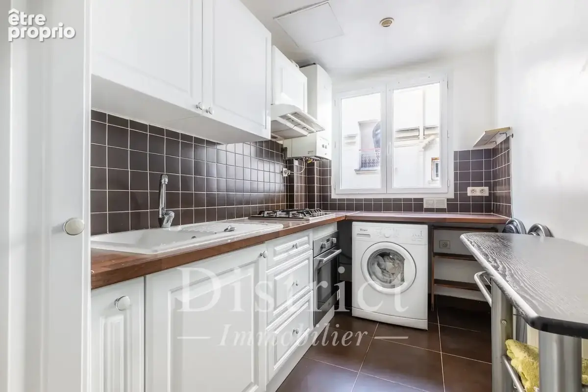 Abbesses - 2 pièces de 39m² en étage élevé. Calme et lumineux! - photo 3