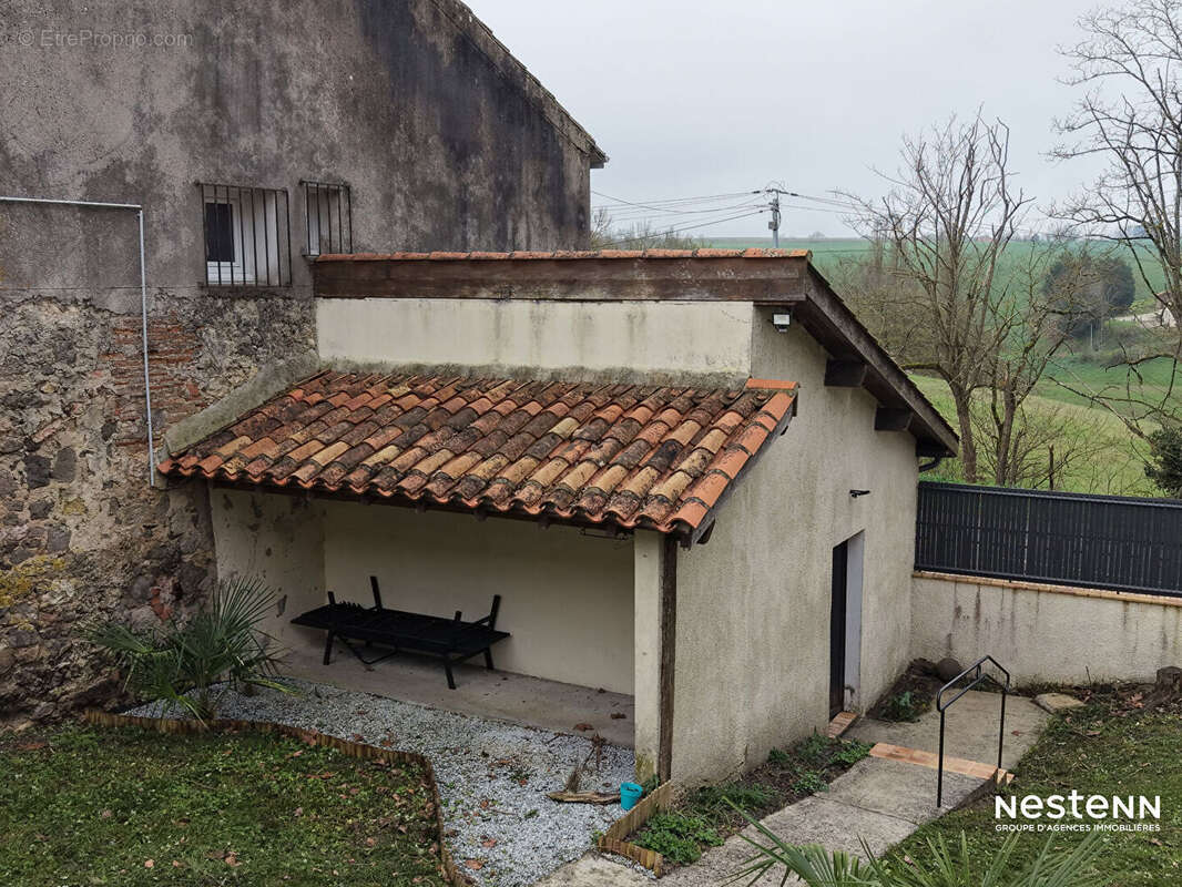 A Vendre Maison en pierre entièrement rénovée de 86 m² avec jardin et dépendances au coeur de Mézin - photo 14