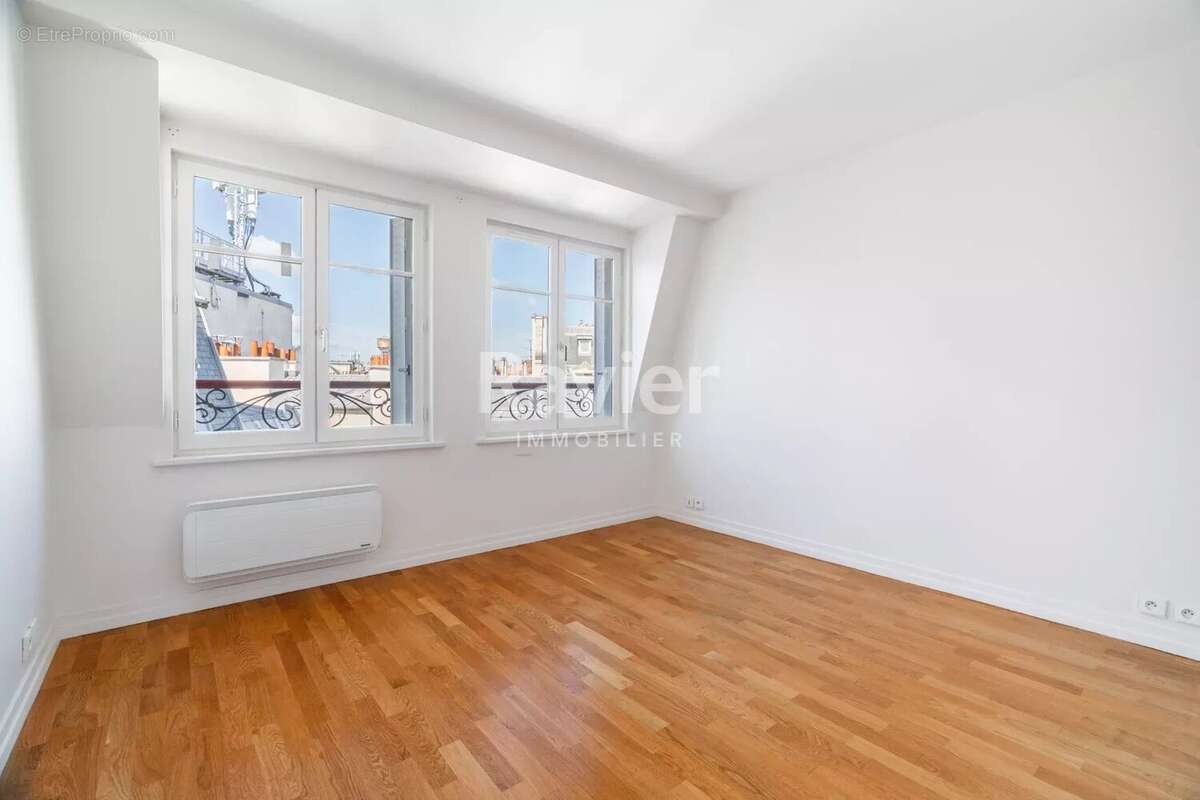 Appartement à PARIS-17E