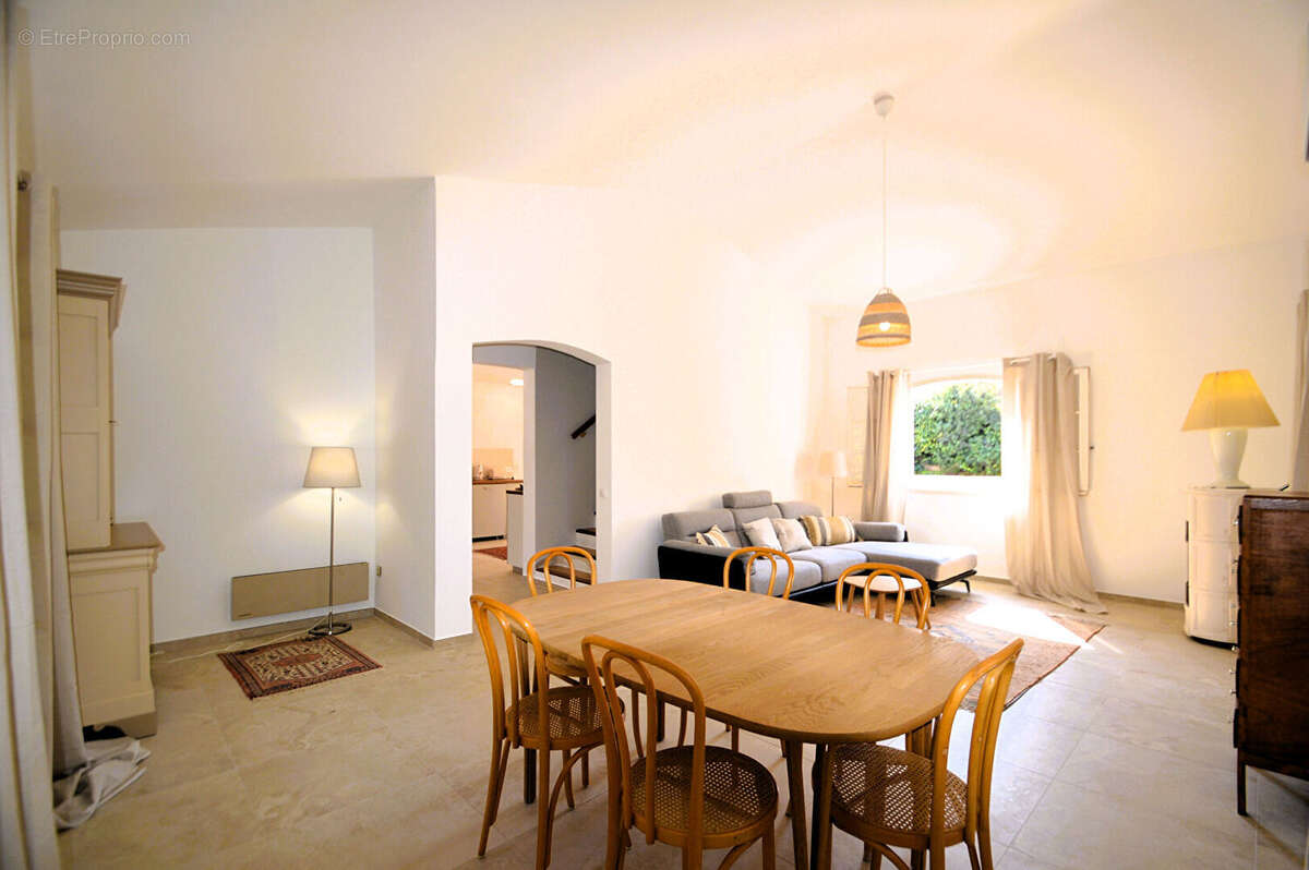 Maison à SAINT-RAPHAEL