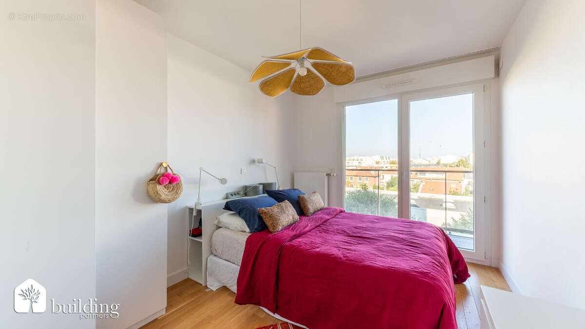 Appartement à COURBEVOIE
