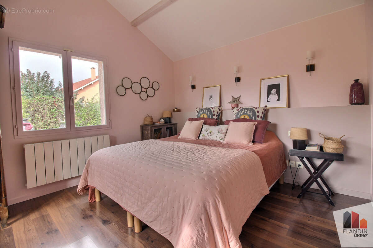 Maison à SAINT-GENIS-LAVAL