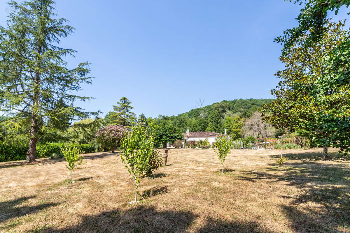 Maison de campagne, garage, piscine, terrain. - photo 24