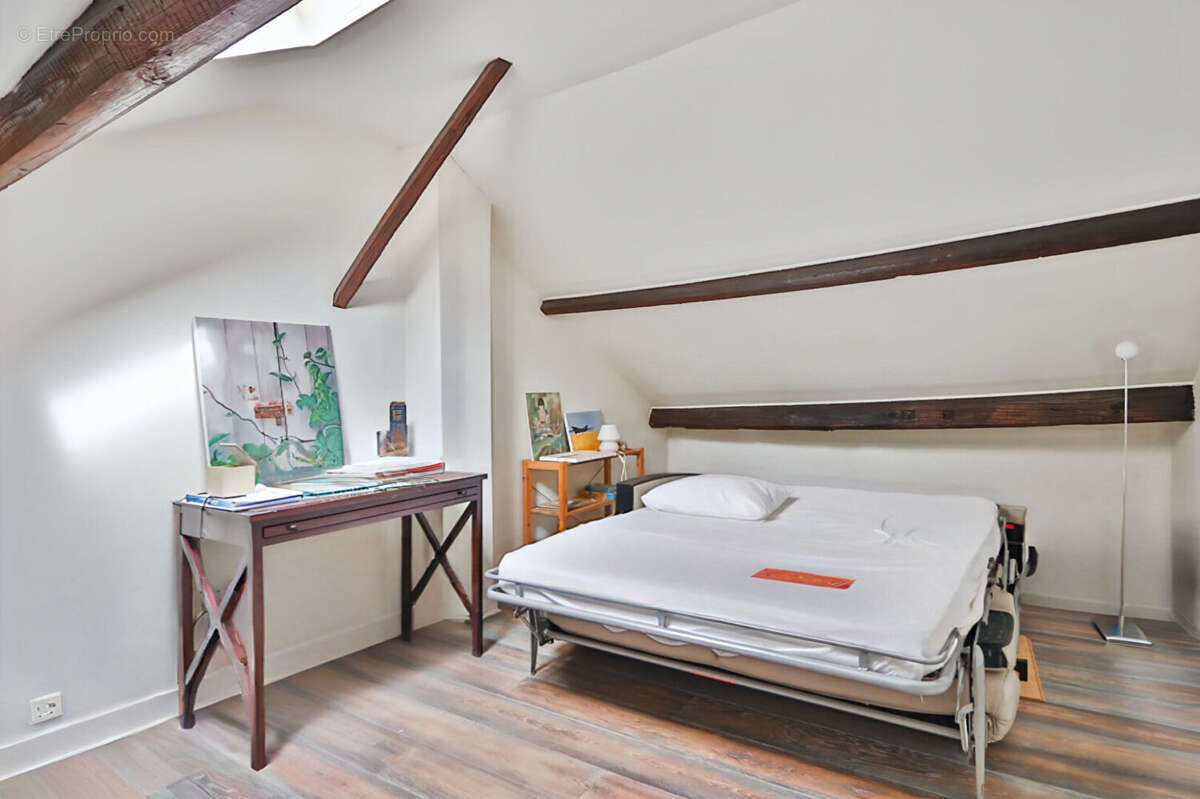 Appartement à PARIS-14E