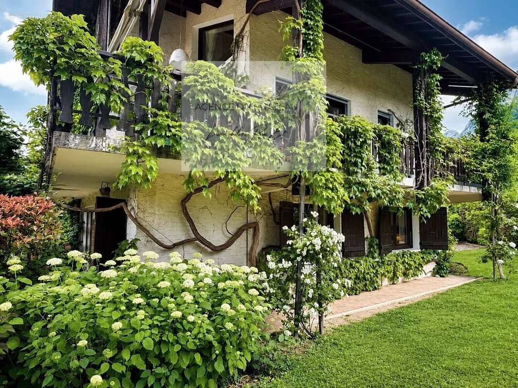 Maison à MENTHON-SAINT-BERNARD