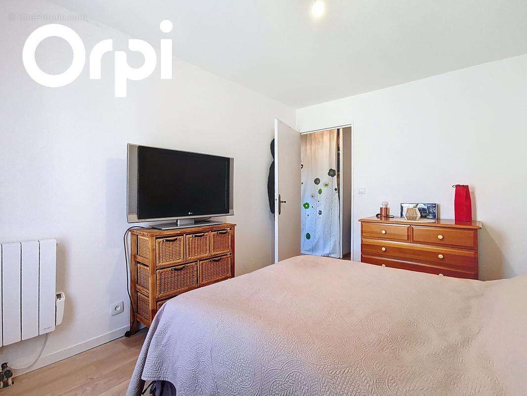 Appartement à SOLLIES-PONT