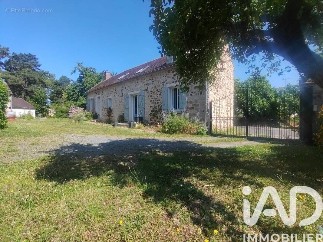 Photo 1 - Maison à LA BROSSE-MONTCEAUX