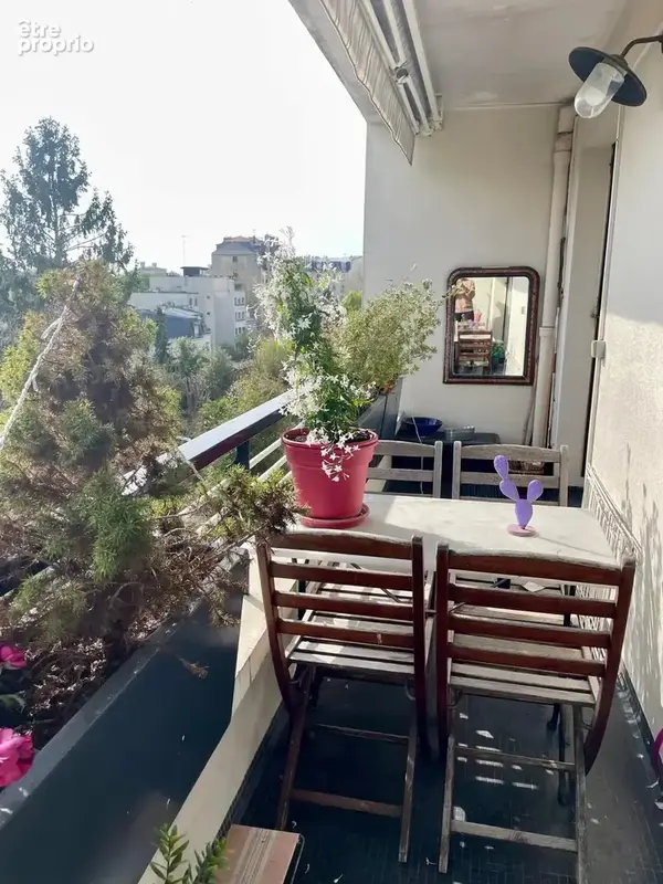 Vincennes – Dernier étage face bois – Superbe 3 pièces avec balcon plein sud - photo 2