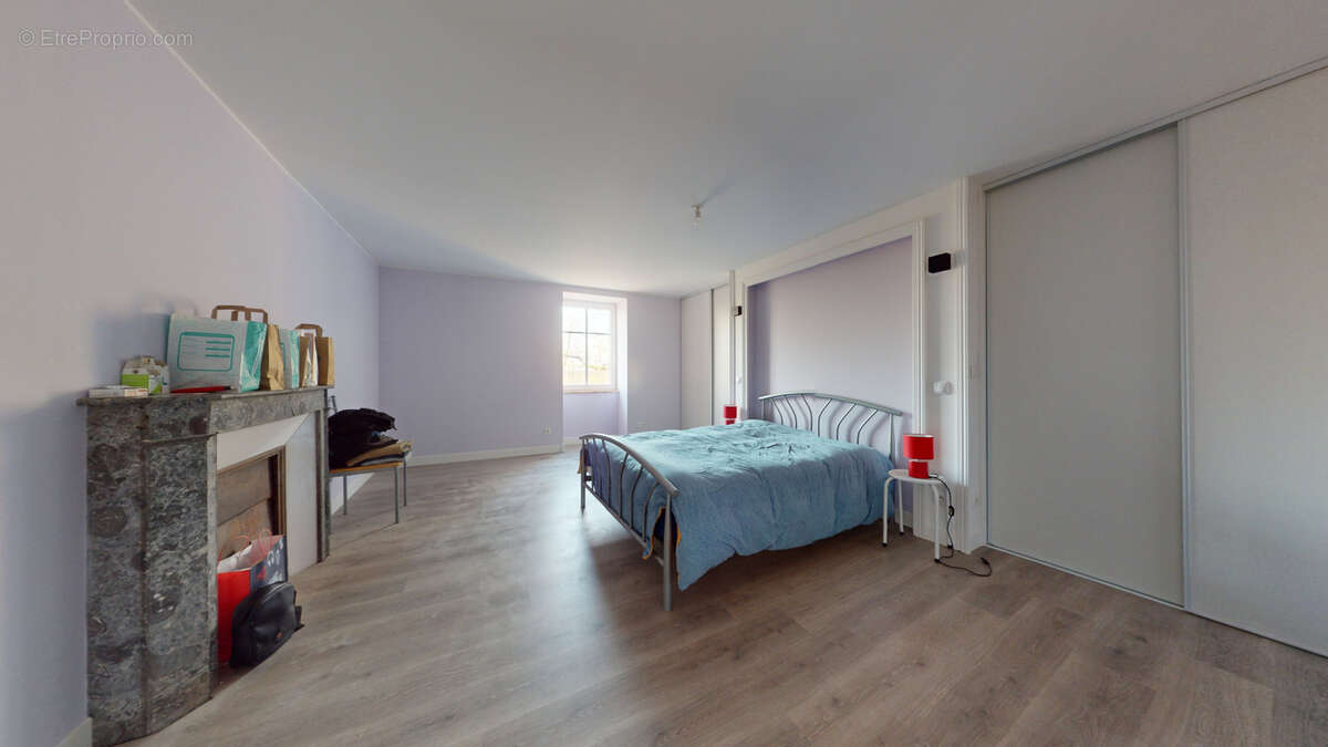 Maison à MONTMIREY-LE-CHATEAU