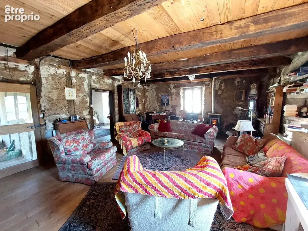 Corps de ferme avec presque un hectare de terrain et du potentiel - photo 3