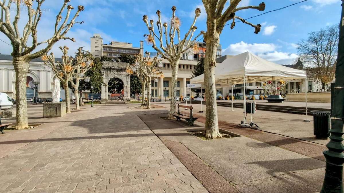 Commerce à AIX-LES-BAINS