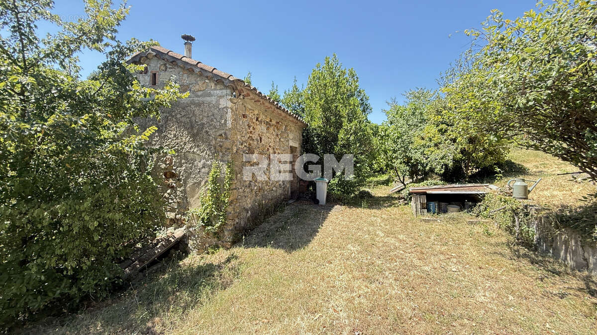 Maison 105 M2 avec mazets sur parcelle de 6000 M2 - photo 31