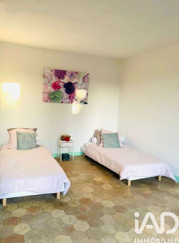 Maison 143 m² à Beaumont-Les-Autels  - photo 8