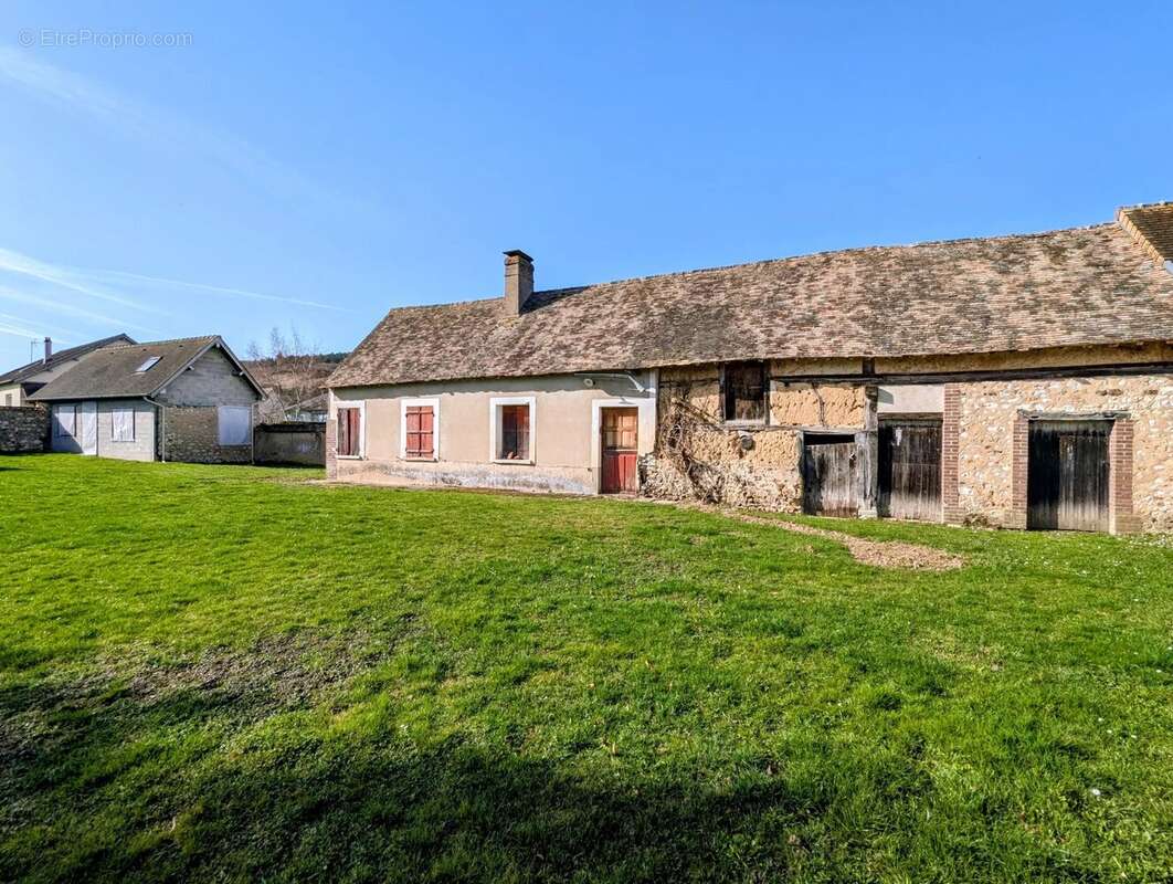 Maison à FONTAINE-SOUS-JOUY