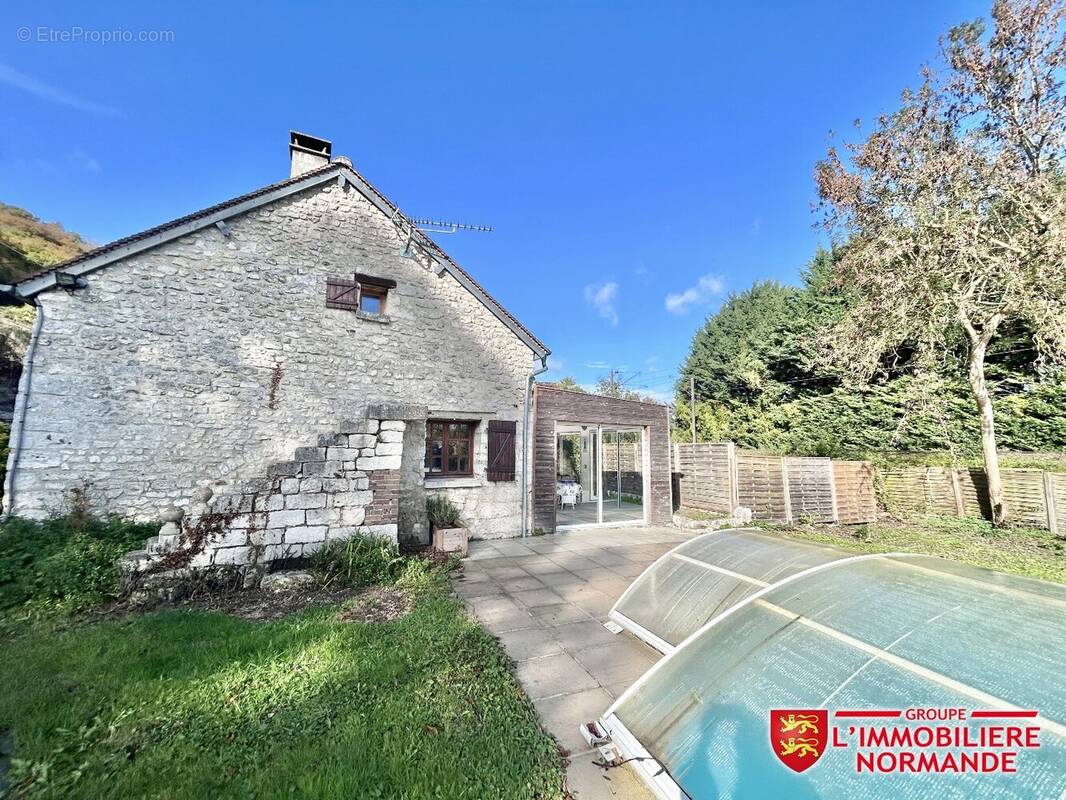 Maison à PORT-VILLEZ