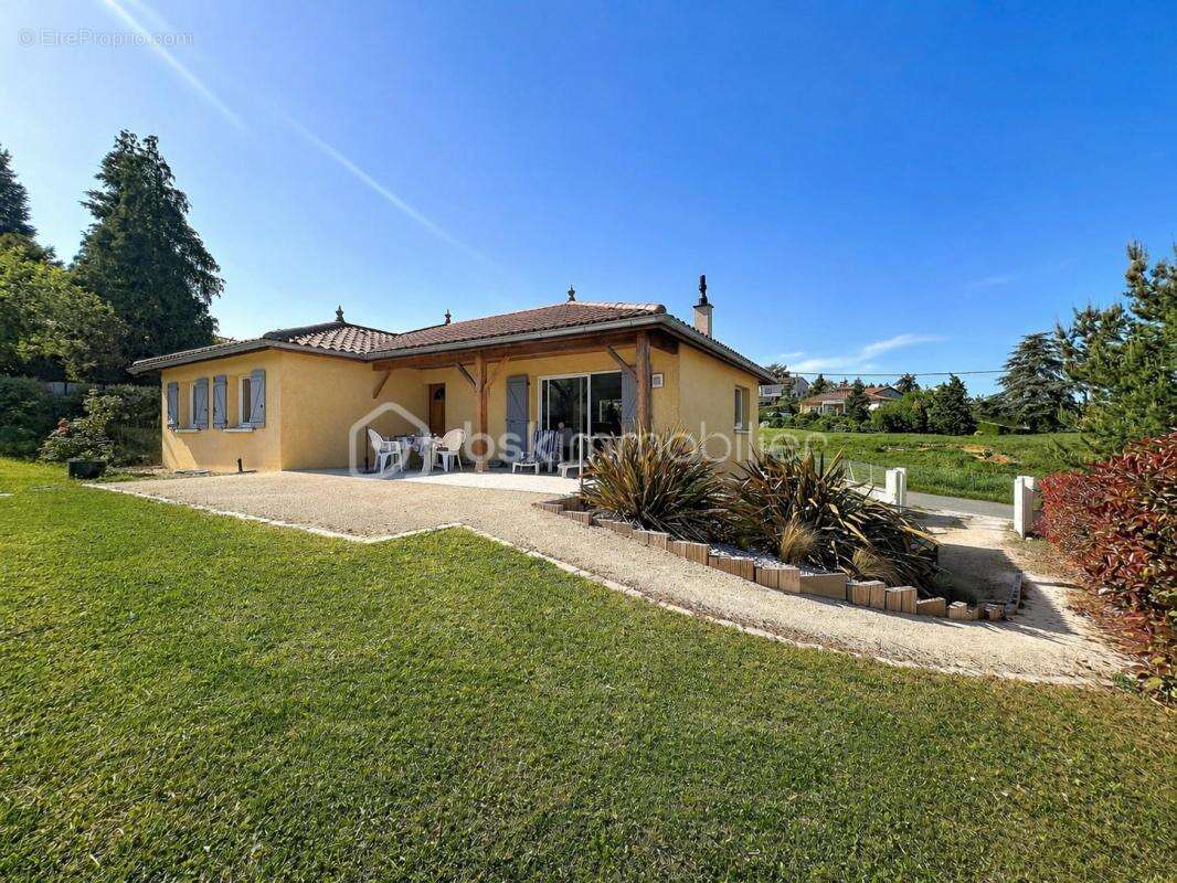 Maison à LUCENAY