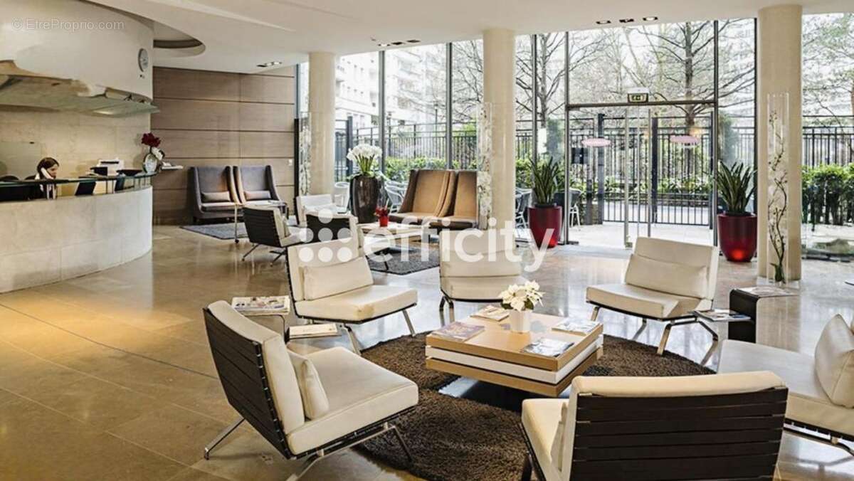 Appartement à COURBEVOIE