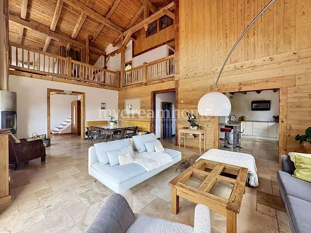 Chalet confortable de 340m², centre de Flumet (73590) - photo 4