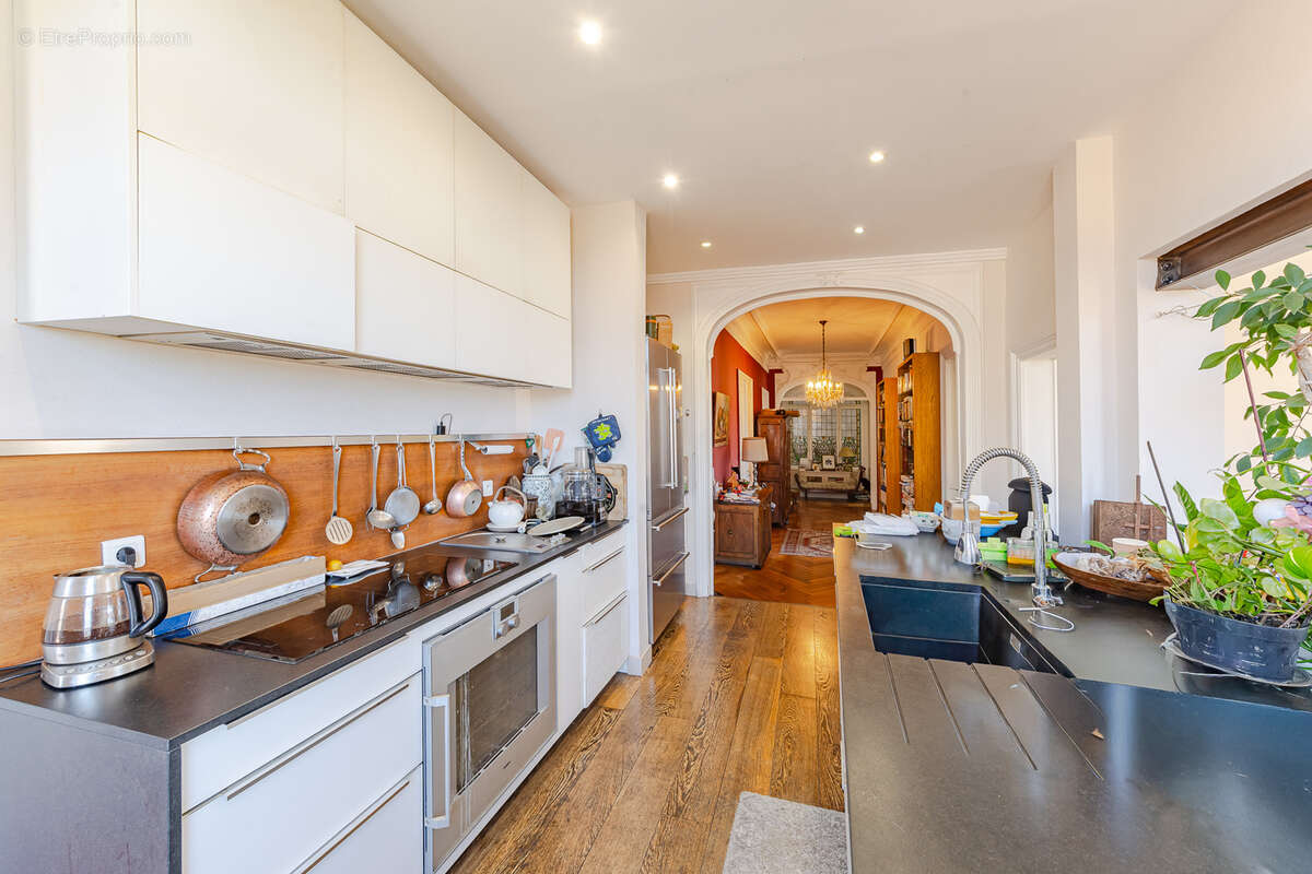 Appartement à MARSEILLE-1E