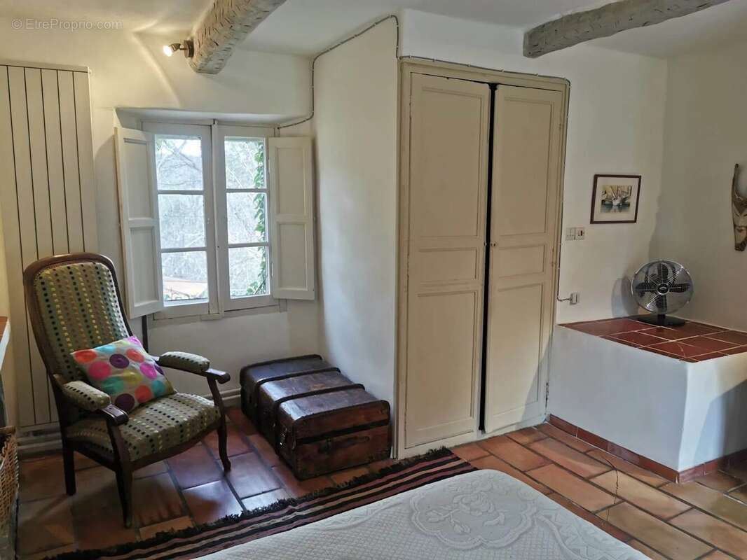 Maison à ENTRECASTEAUX