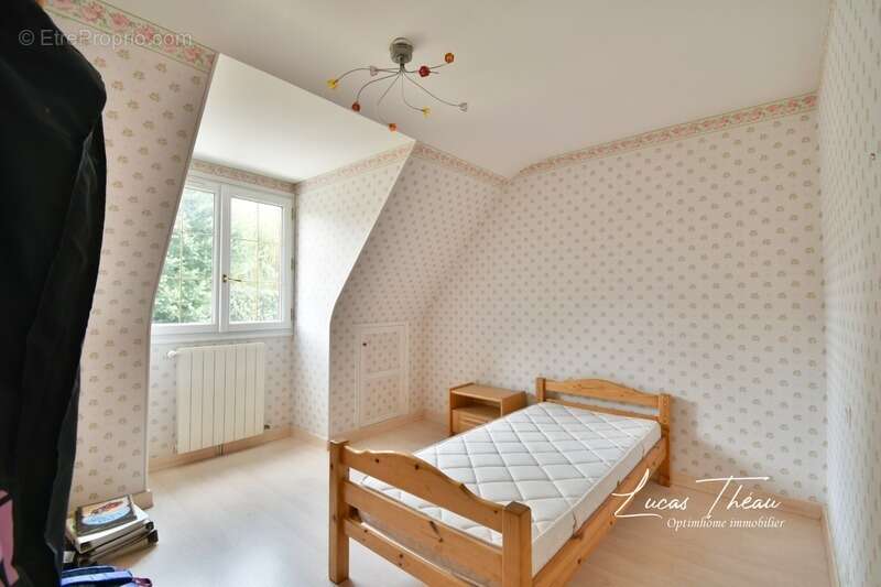 Maison familiale de 165 m² – 7 chambres – Terrain de 1 926 m² – Proche A13 - photo 15
