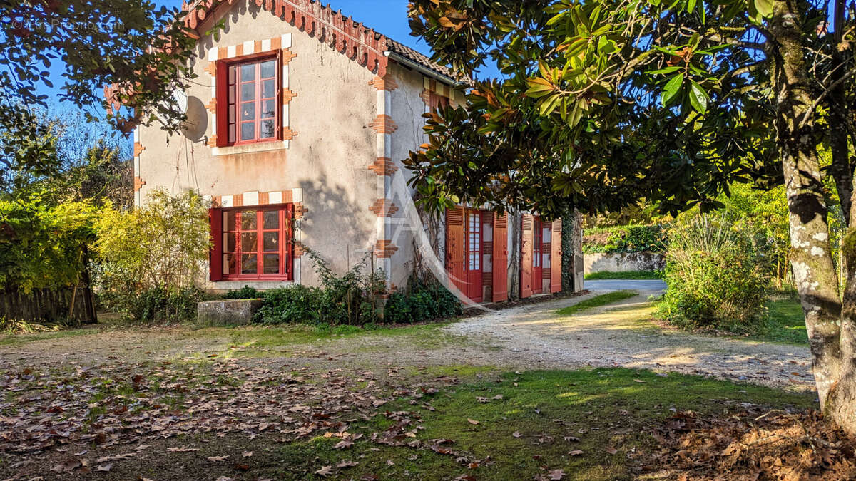 Maison à SAUVETERRE-LA-LEMANCE