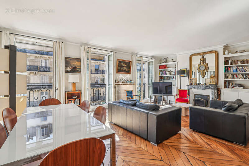 Appartement à PARIS-4E
