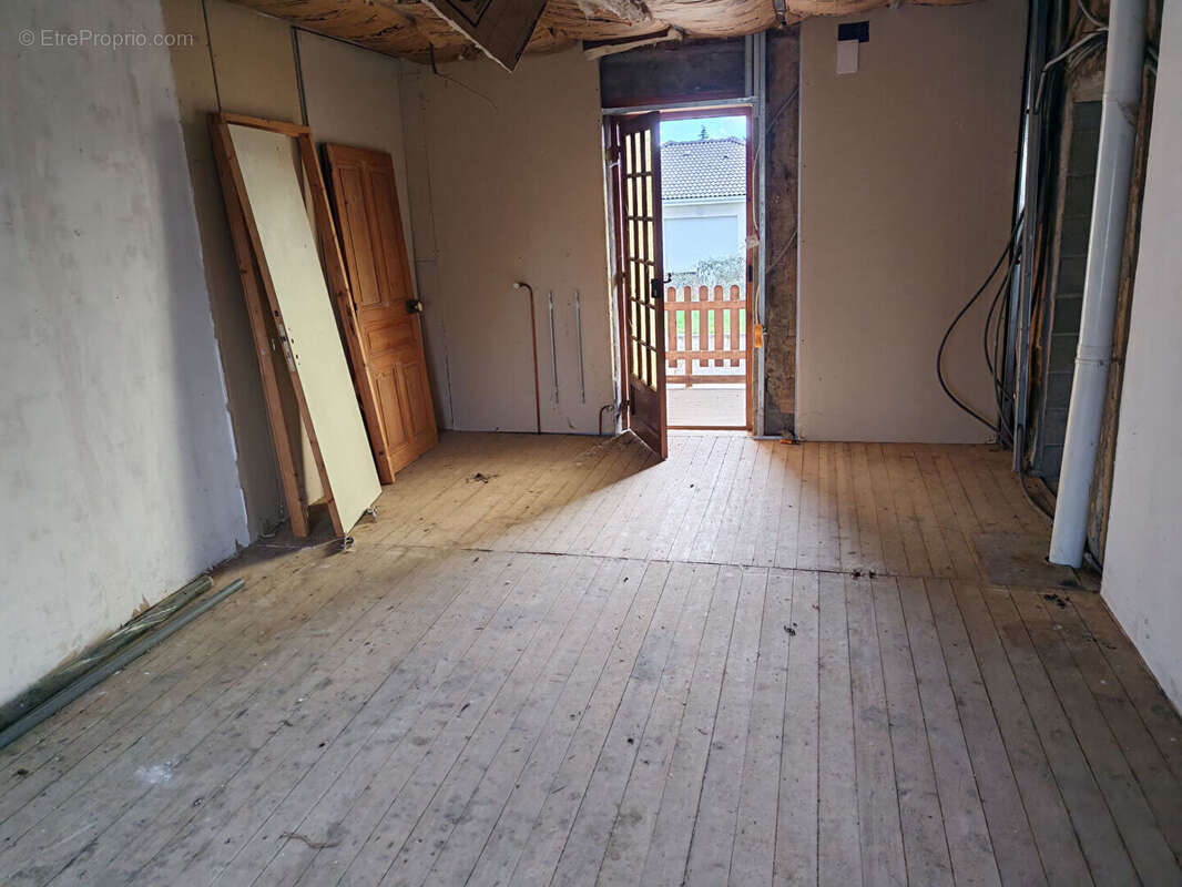 Belle ferme Bressanne de 200m² en partie rénovée terrain 1170 m² - photo 10